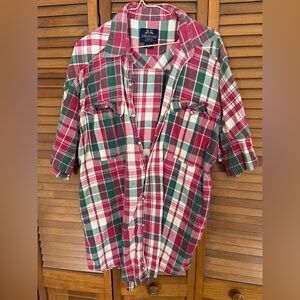 Willis & Geiger plaid shirt. Short sleeve. 2 pockets